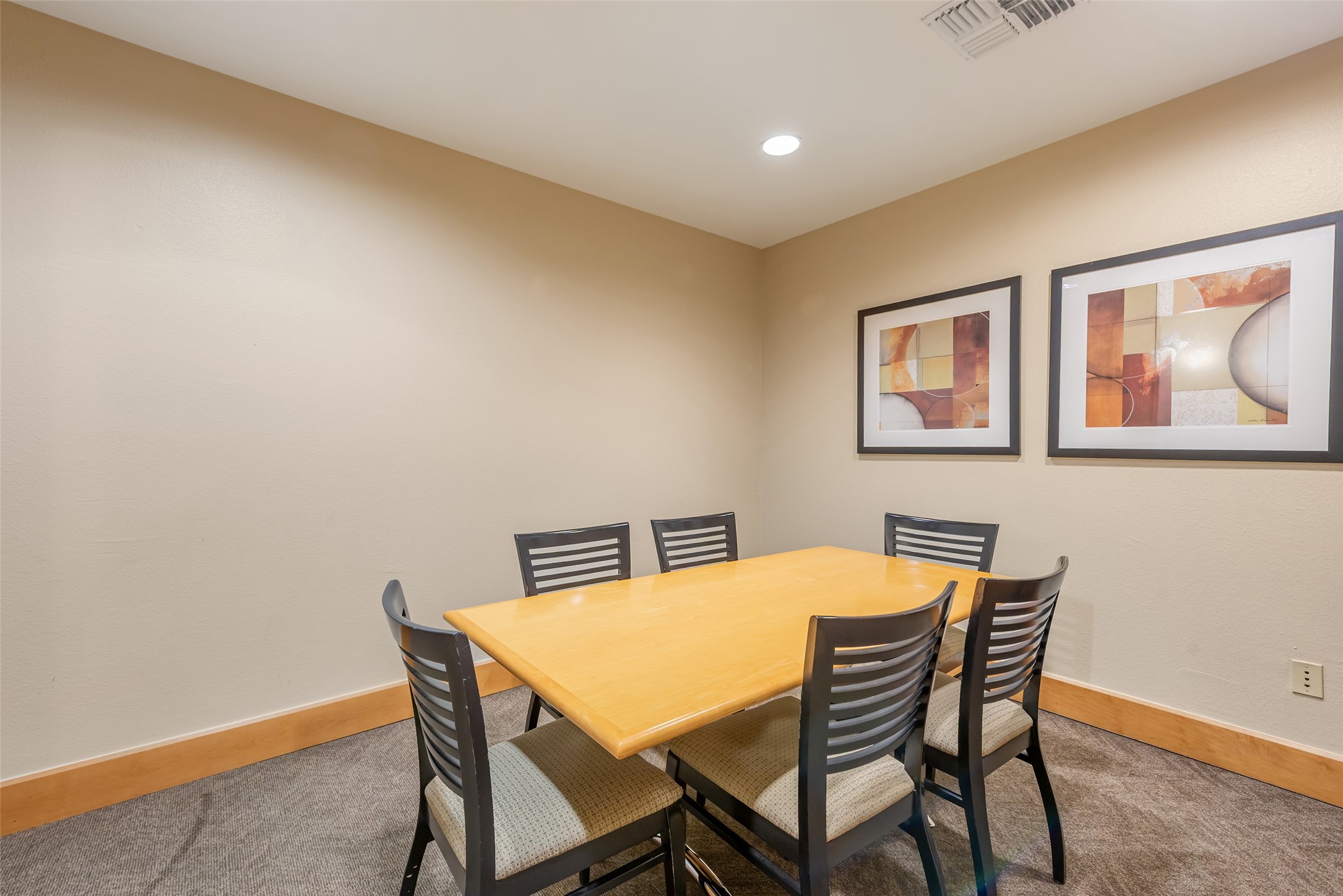 3505 Sage Road, Unit 2210 Houston, TX 77056 - Photo 32 of 40 A modern meeting room is designed for productivity, collaboration, and professional gatherings.