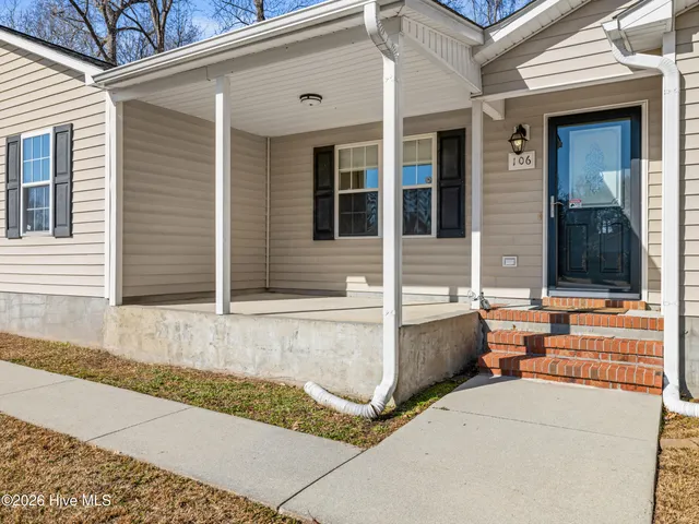 $259,900 | 106 Stoney Creek Drive, Jacksonville, NC 28540