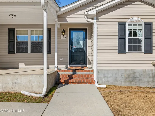 $259,900 | 106 Stoney Creek Drive, Jacksonville, NC 28540