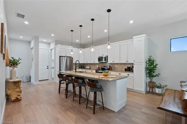 $899,000 | 3552 Hibiscus Avenue, Naples, FL 34104