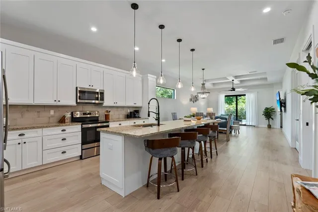 $899,000 | 3552 Hibiscus Avenue, Naples, FL 34104