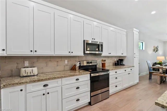 $899,000 | 3552 Hibiscus Avenue, Naples, FL 34104