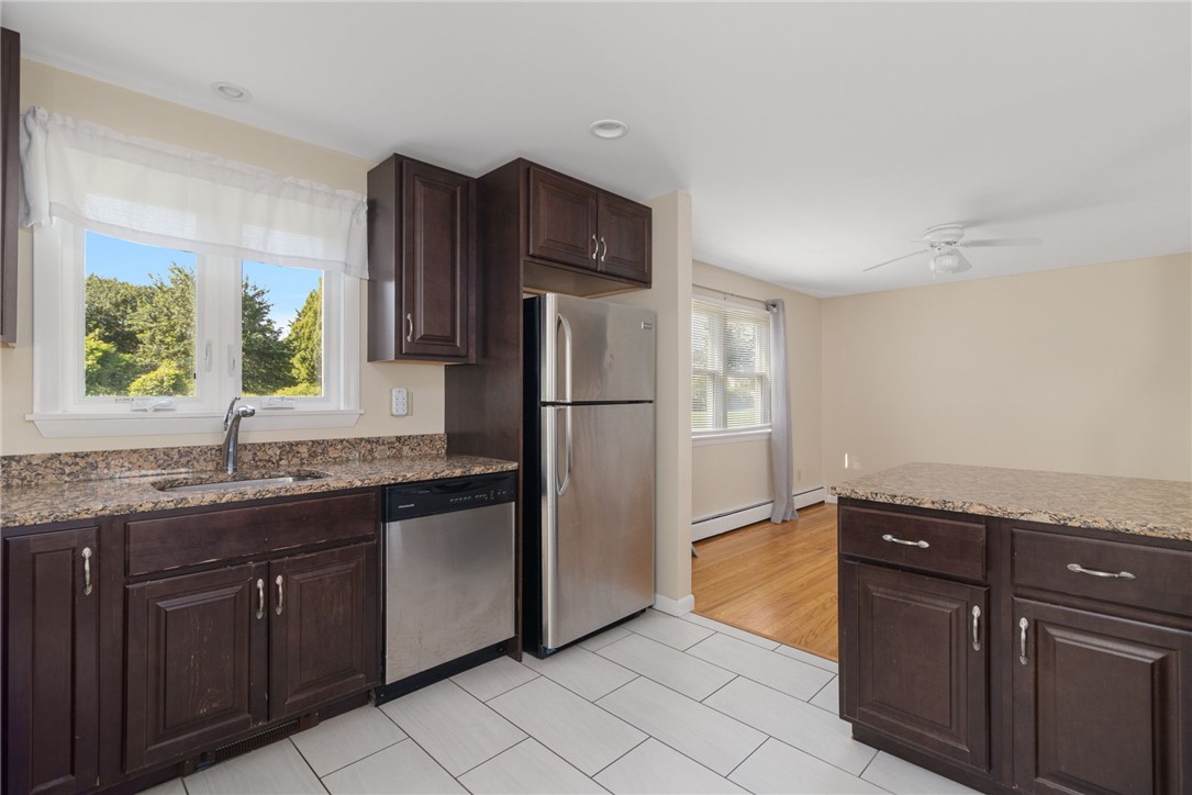 9 Chestnut Hill Road, Unit B Middletown, RI 02842 - Photo 8 of 34 Gallery Image 8