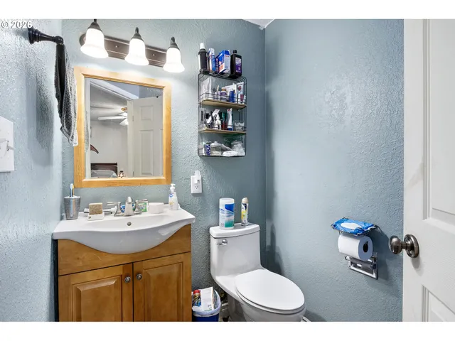 $360,000 | 2133 Northwest Watters Street, Roseburg, OR 97471