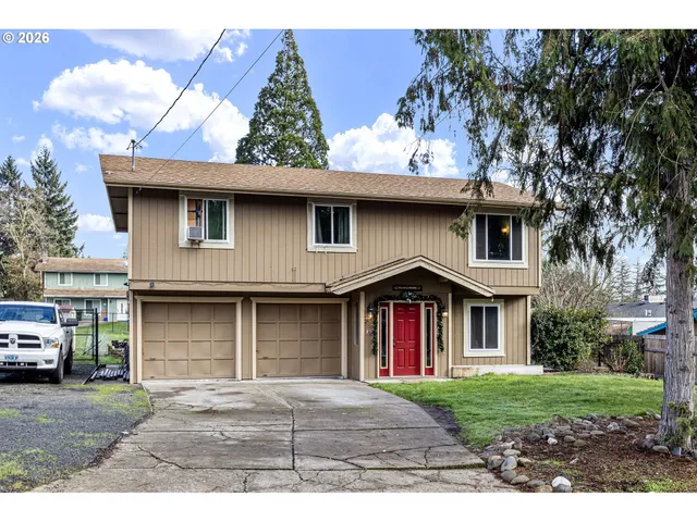 $360,000 | 2133 Northwest Watters Street, Roseburg, OR 97471