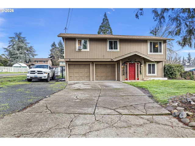 $360,000 | 2133 Northwest Watters Street, Roseburg, OR 97471
