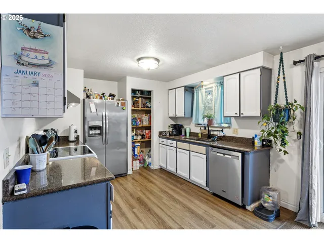 $360,000 | 2133 Northwest Watters Street, Roseburg, OR 97471