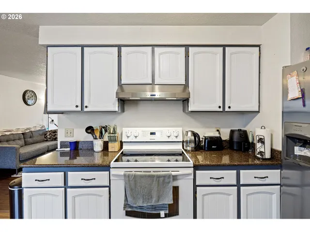 $360,000 | 2133 Northwest Watters Street, Roseburg, OR 97471