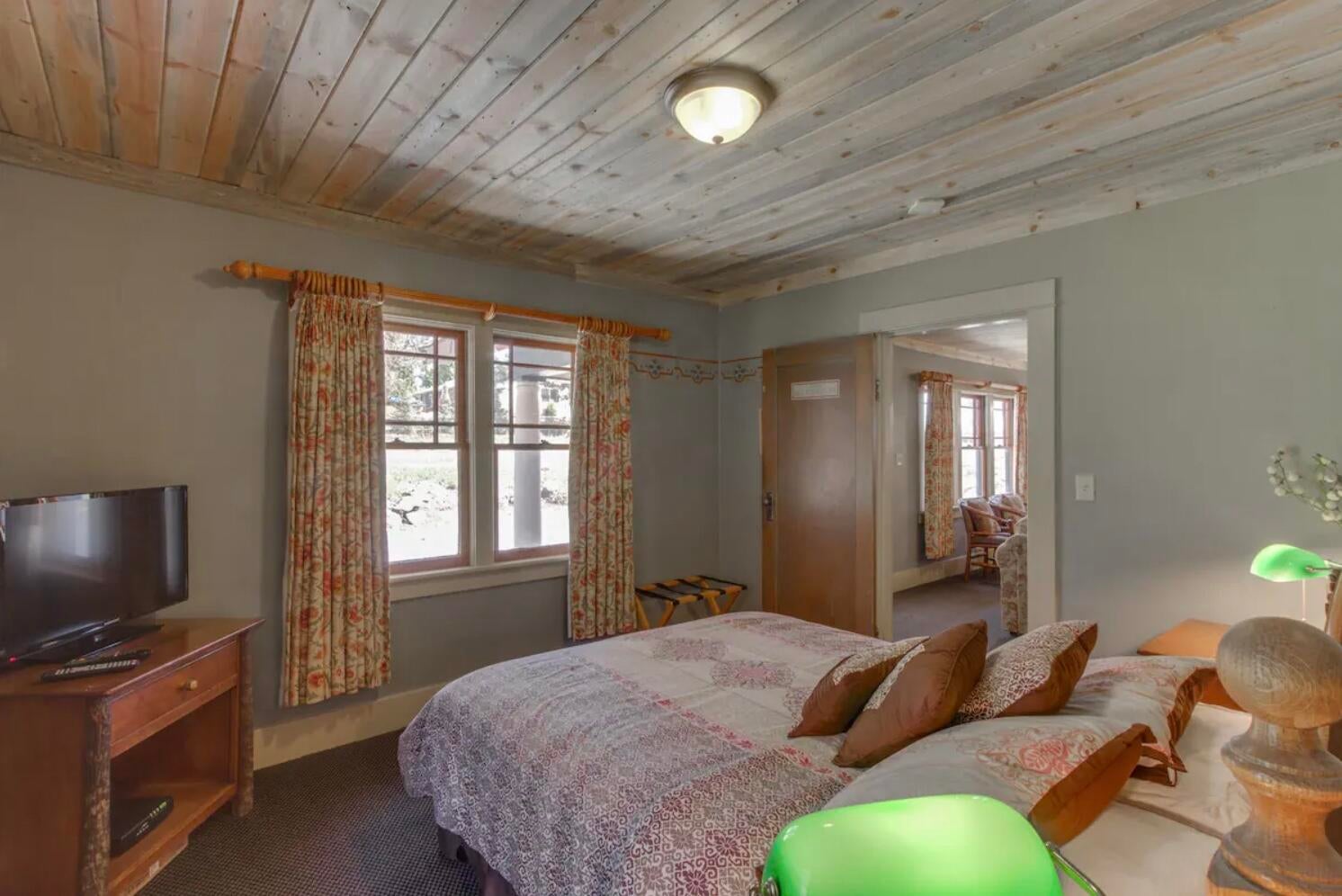 17009 Covina Road Bend, OR 97707 - Photo 19 of 38 Bedroom 5
