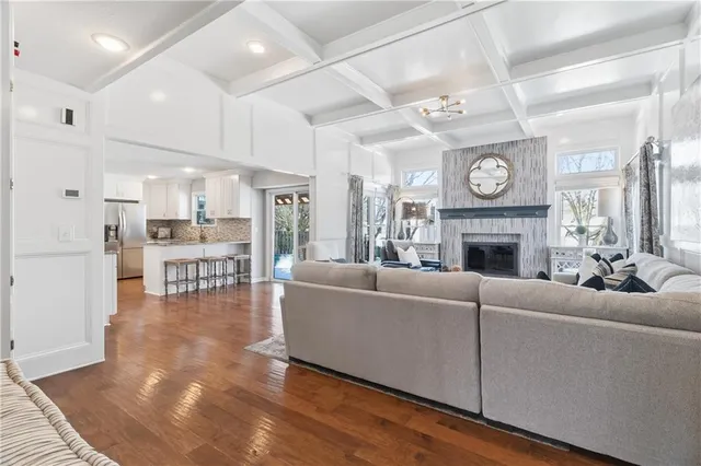 $688,000 | 8000 West 116th Street, Overland Park, KS 66210