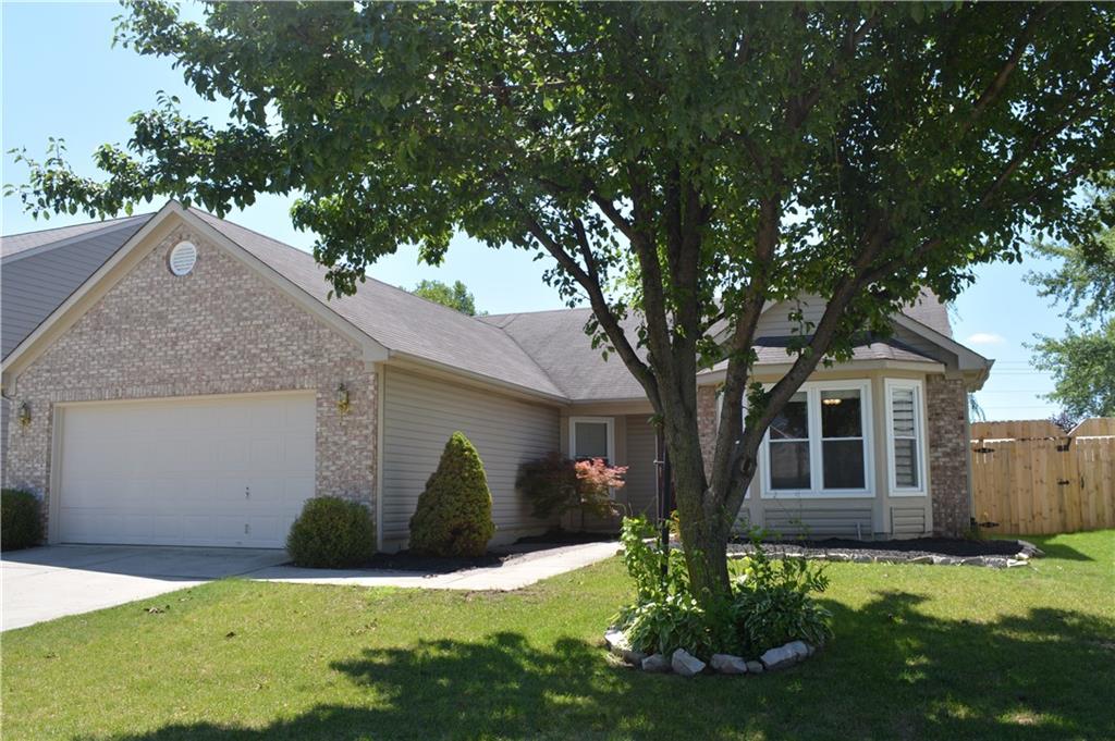 10915 Roundtree Road Fishers, IN 46037 - Photo 2 of 28 Gallery Image 2