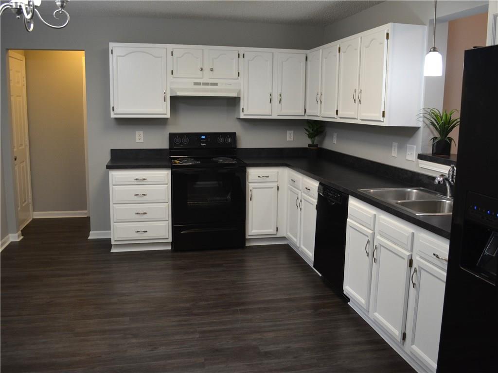 10915 Roundtree Road Fishers, IN 46037 - Photo 5 of 28 Gallery Image 5