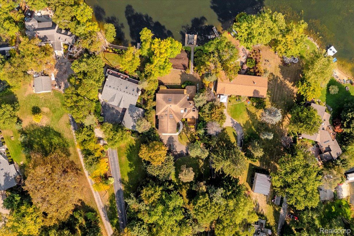 1156 Seneca Road Lake Orion, MI 48362 - Photo 46 of 50 Aerial perspective of suburban area
