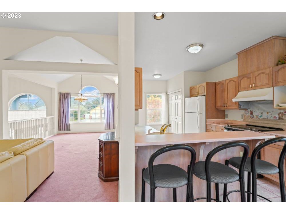 871 8th Street Florence, OR 97439 - Photo 11 of 31 Gallery Image 11
