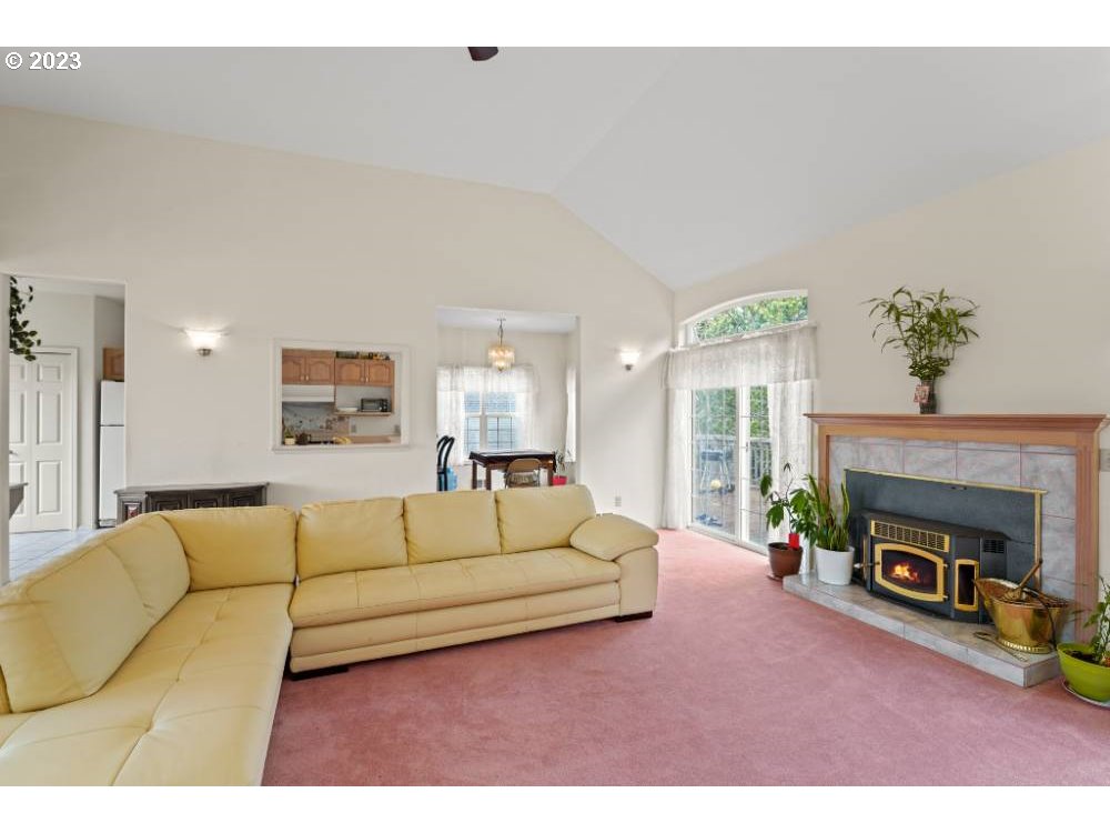 871 8th Street Florence, OR 97439 - Photo 5 of 31 Gallery Image 5