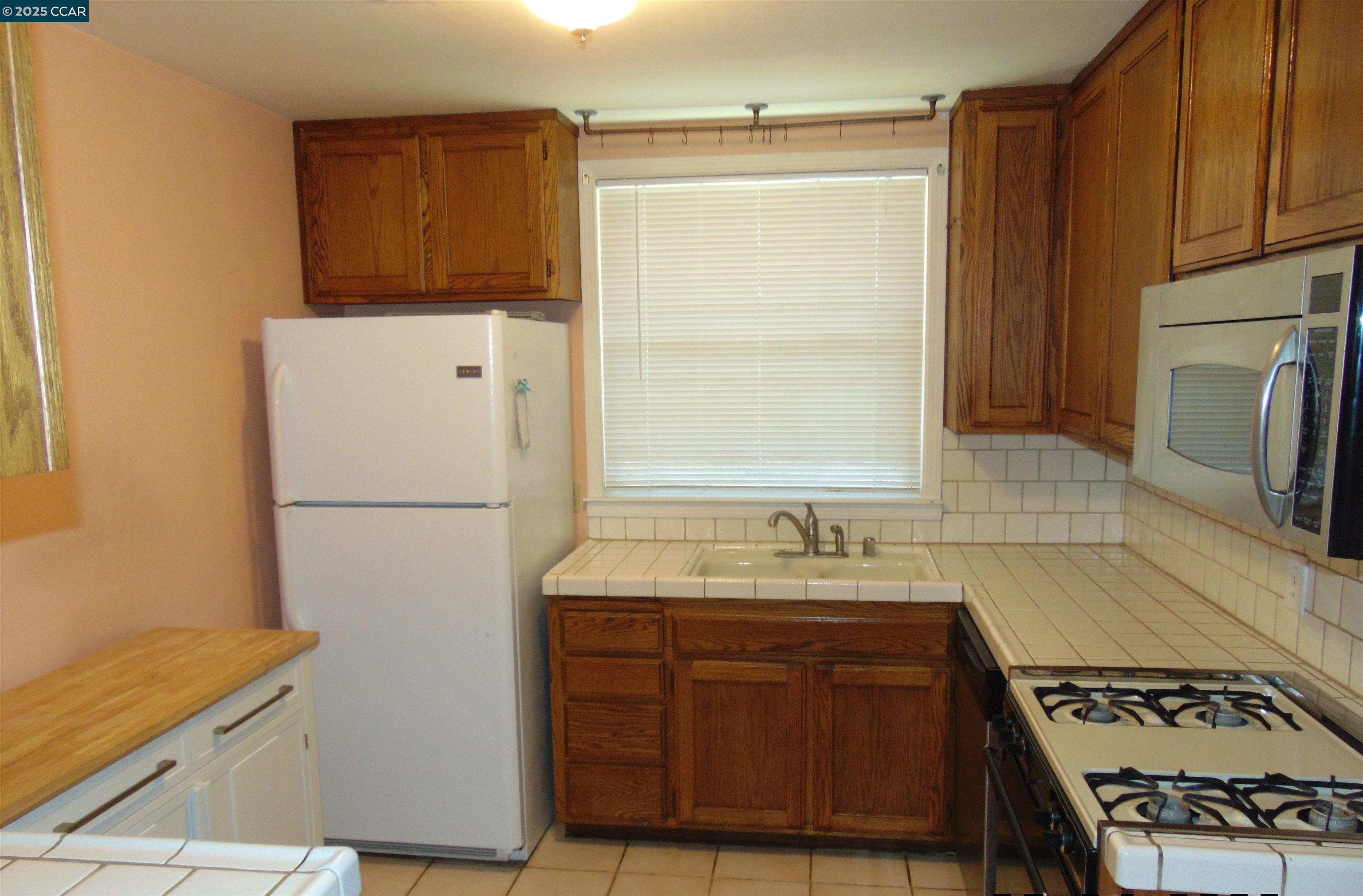 2749 Webb Street Vallejo, CA 94591 - Photo 4 of 11