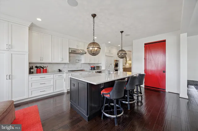 $1,495,000 | 6150 Creekside Drive, Flourtown, PA 19031