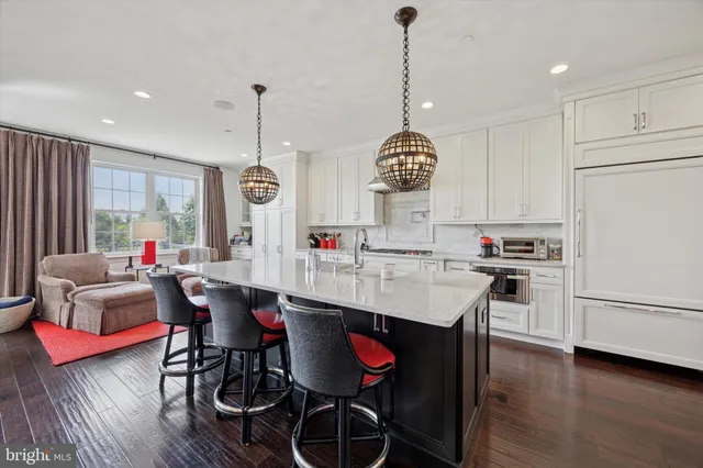 $1,495,000 | 6150 Creekside Drive, Flourtown, PA 19031