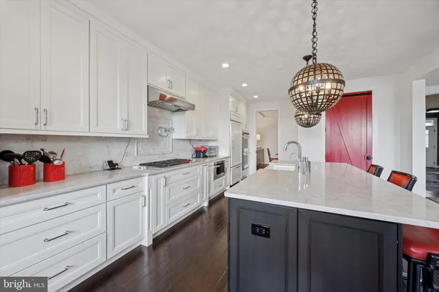 $1,495,000 | 6150 Creekside Drive, Flourtown, PA 19031