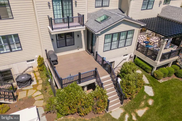 $1,495,000 | 6150 Creekside Drive, Flourtown, PA 19031