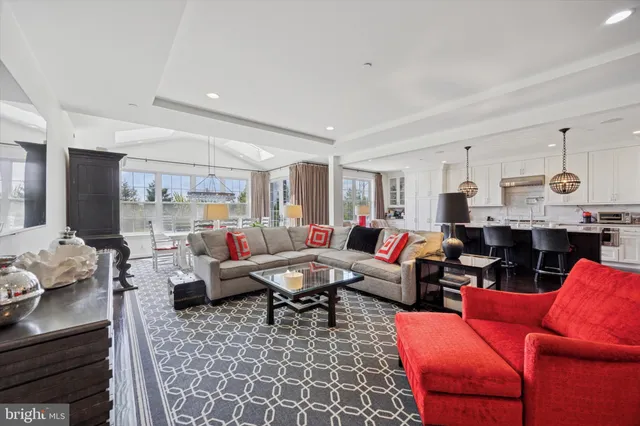 $1,495,000 | 6150 Creekside Drive, Flourtown, PA 19031