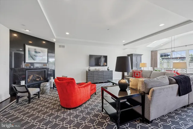 $1,495,000 | 6150 Creekside Drive, Flourtown, PA 19031