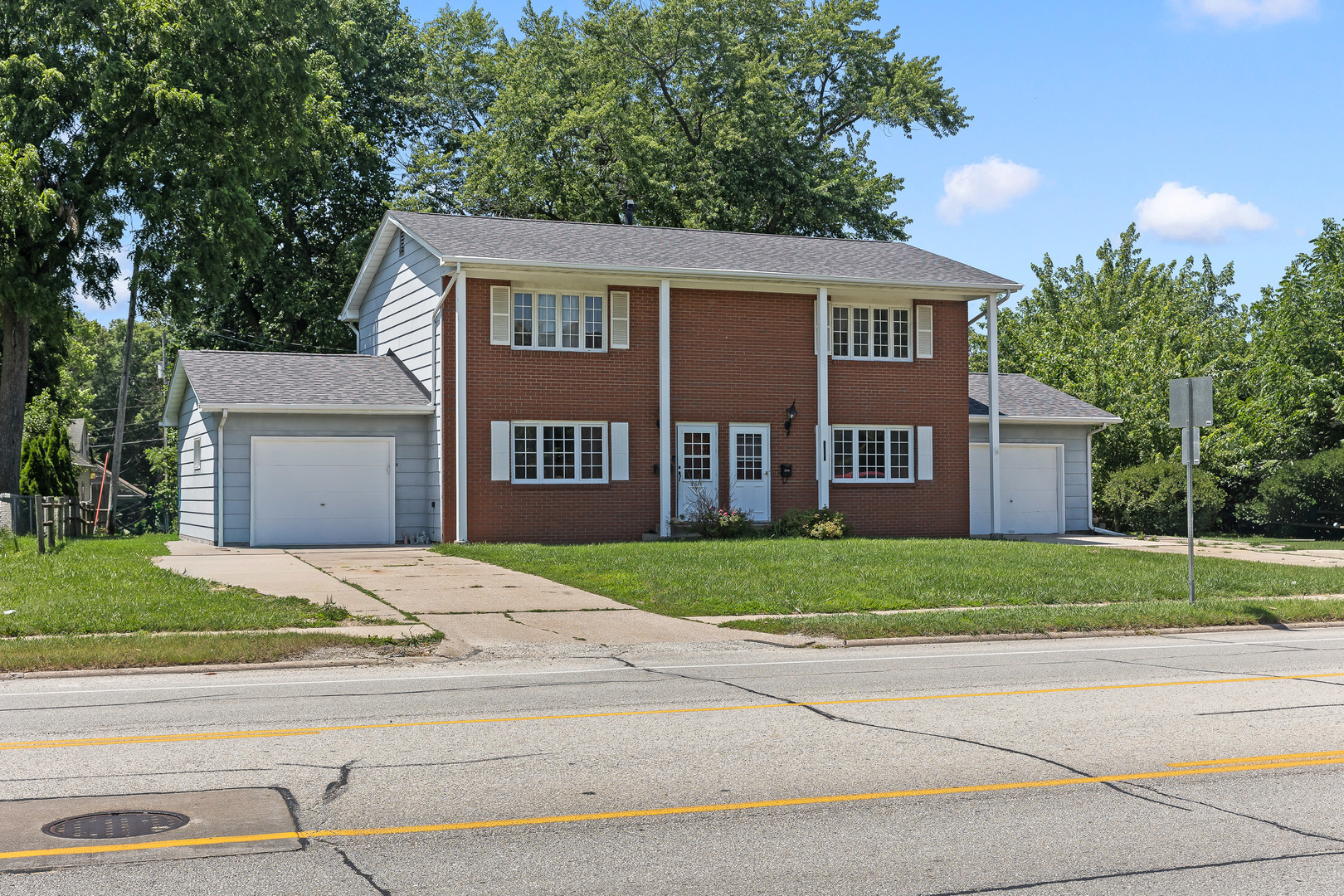 2009 53rd Street Moline, IL 61265 - Photo 2 of 40