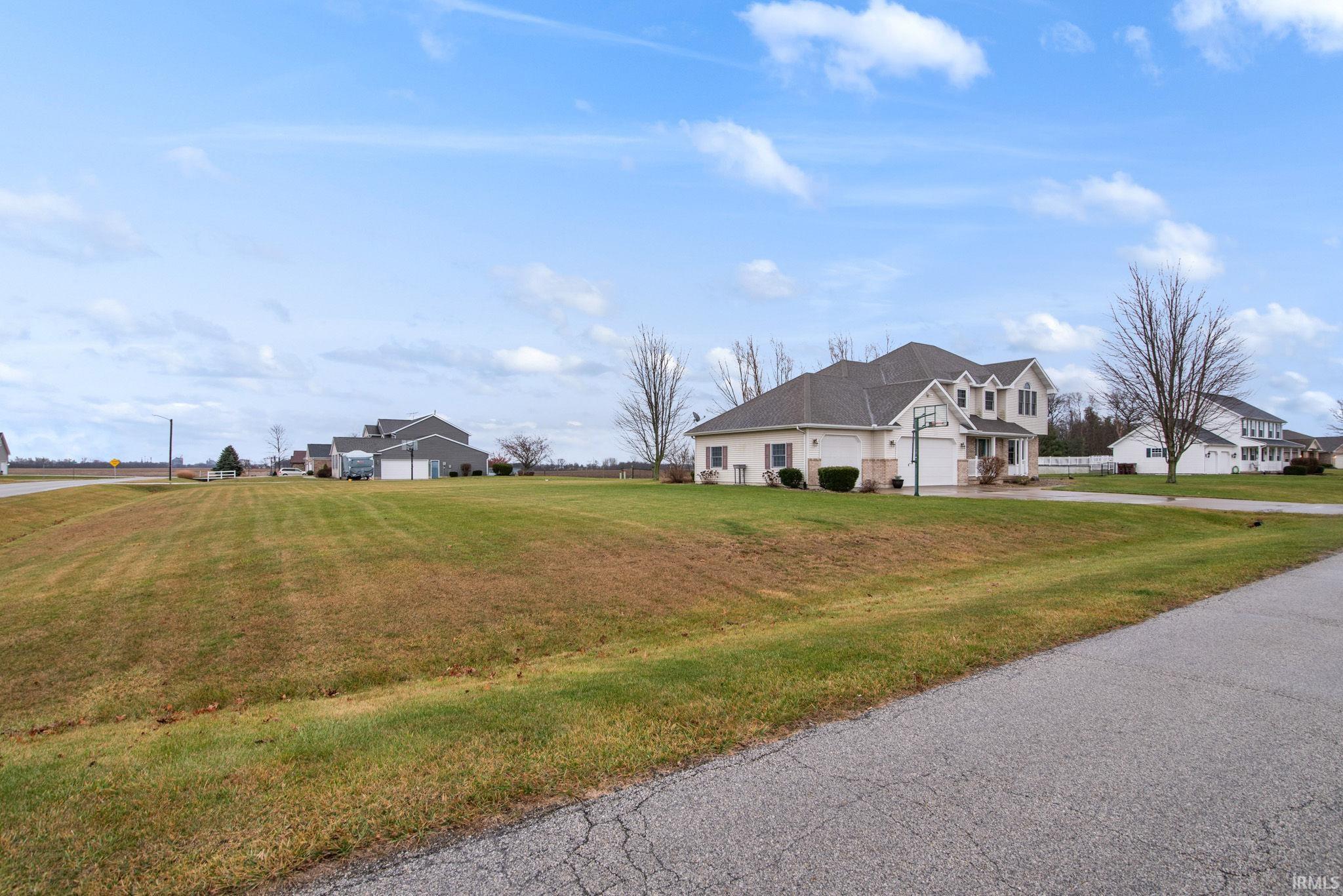 807 Maple Court Sweetser, IN 46953 - Photo 3 of 36