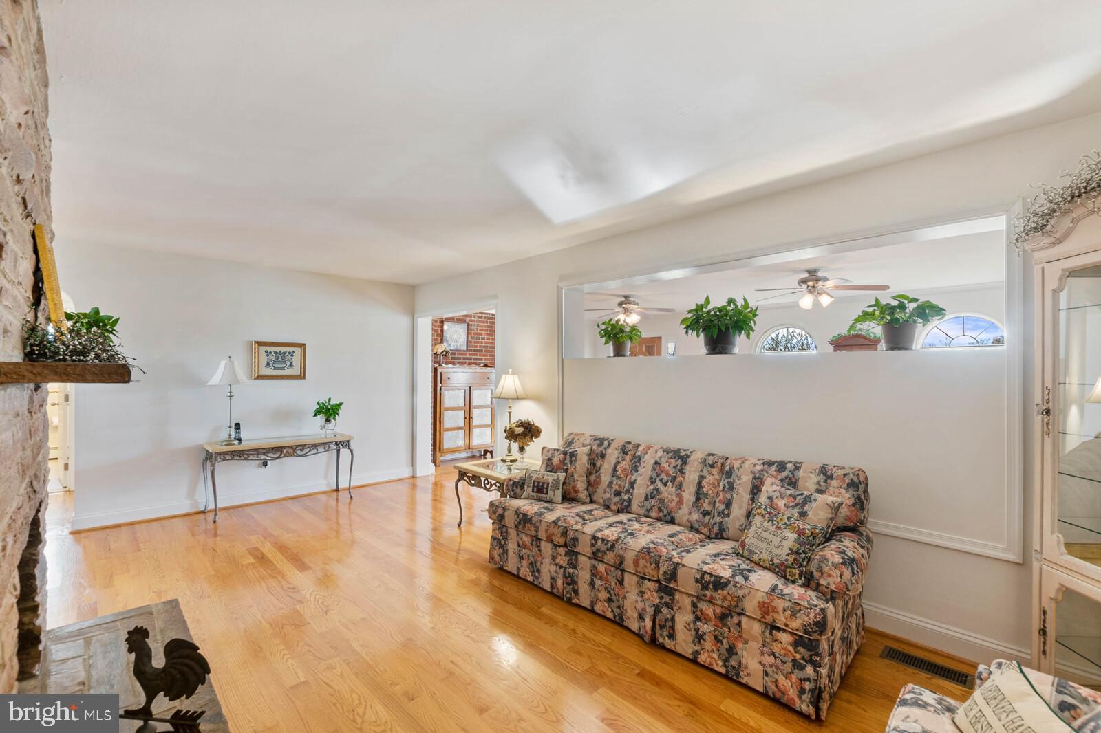 10710 Livingston Road Fort Washington, MD 20744 - Photo 13 of 49 Family Room