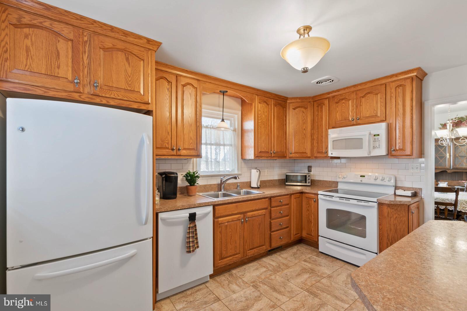 10710 Livingston Road Fort Washington, MD 20744 - Photo 17 of 49 Kitchen