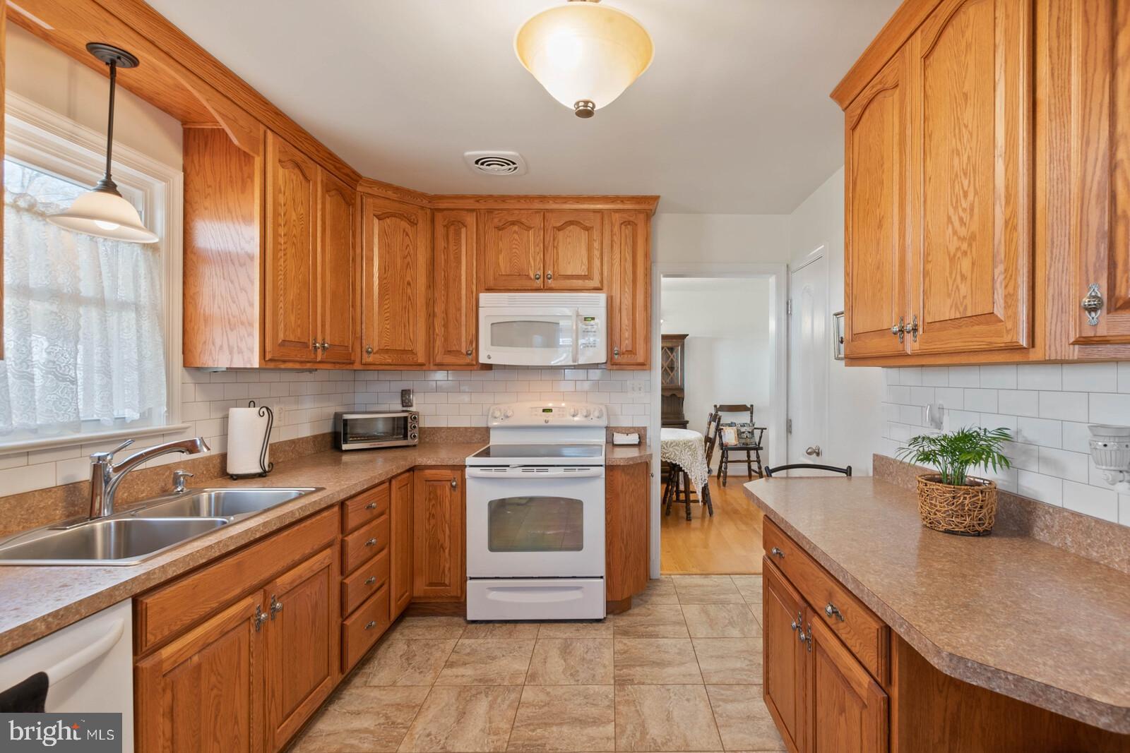 10710 Livingston Road Fort Washington, MD 20744 - Photo 18 of 49 Kitchen