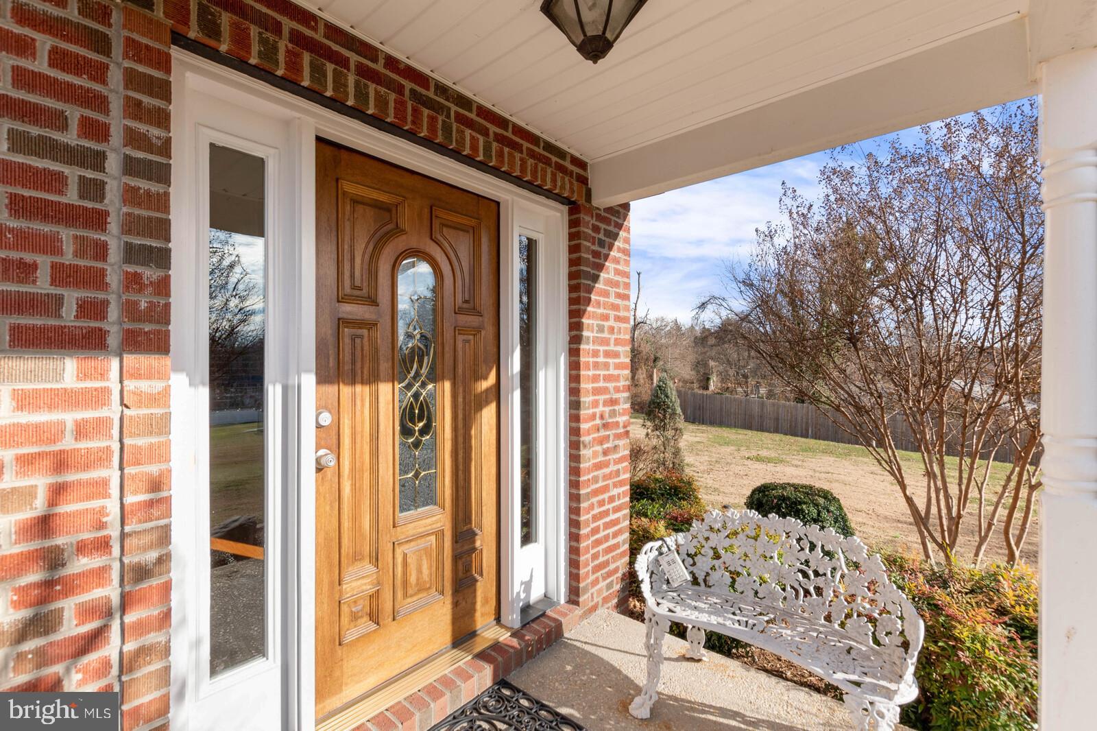 10710 Livingston Road Fort Washington, MD 20744 - Photo 4 of 49 Front door