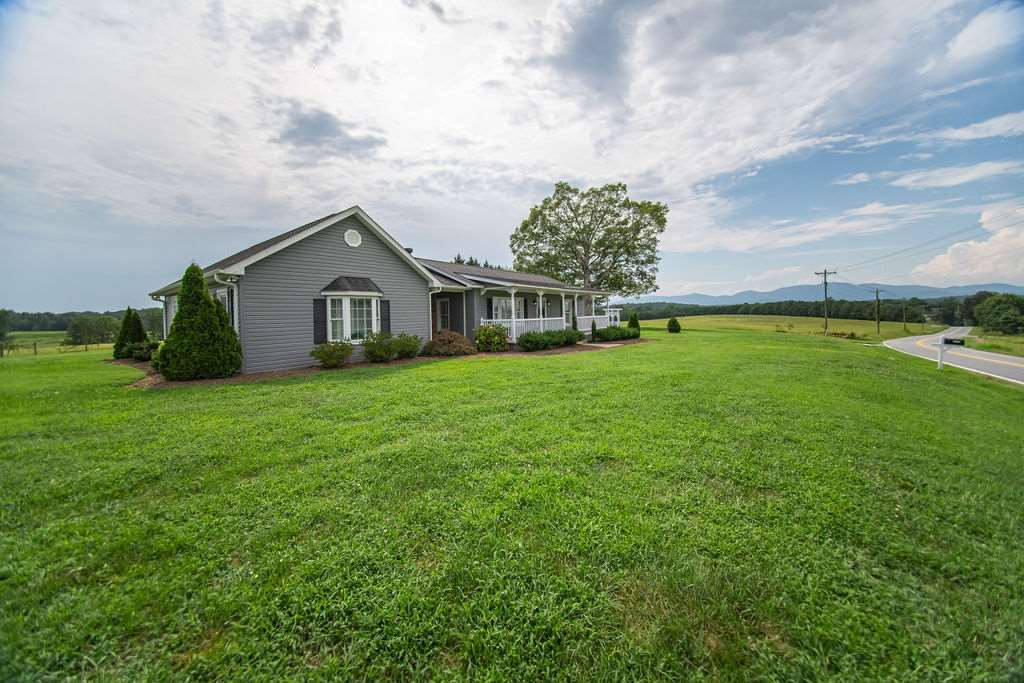 9055 New Cut Road Campobello, SC 29322 - Photo 2 of 36
