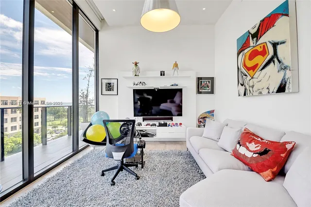 $5,795,000 | 3581 East Glencoe Street, Unit 605, Coconut Grove, FL 33133