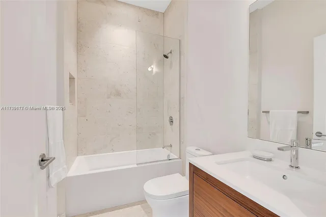 $5,795,000 | 3581 East Glencoe Street, Unit 605, Coconut Grove, FL 33133