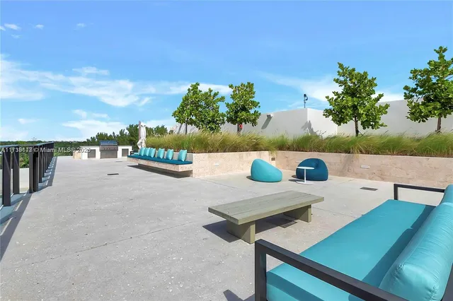 $5,795,000 | 3581 East Glencoe Street, Unit 605, Coconut Grove, FL 33133