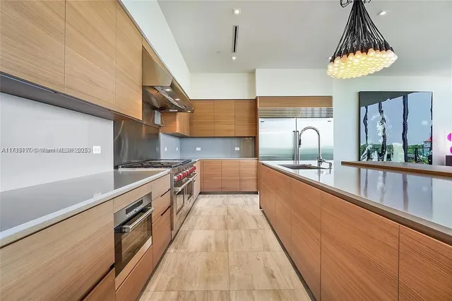 $5,795,000 | 3581 East Glencoe Street, Unit 605, Coconut Grove, FL 33133