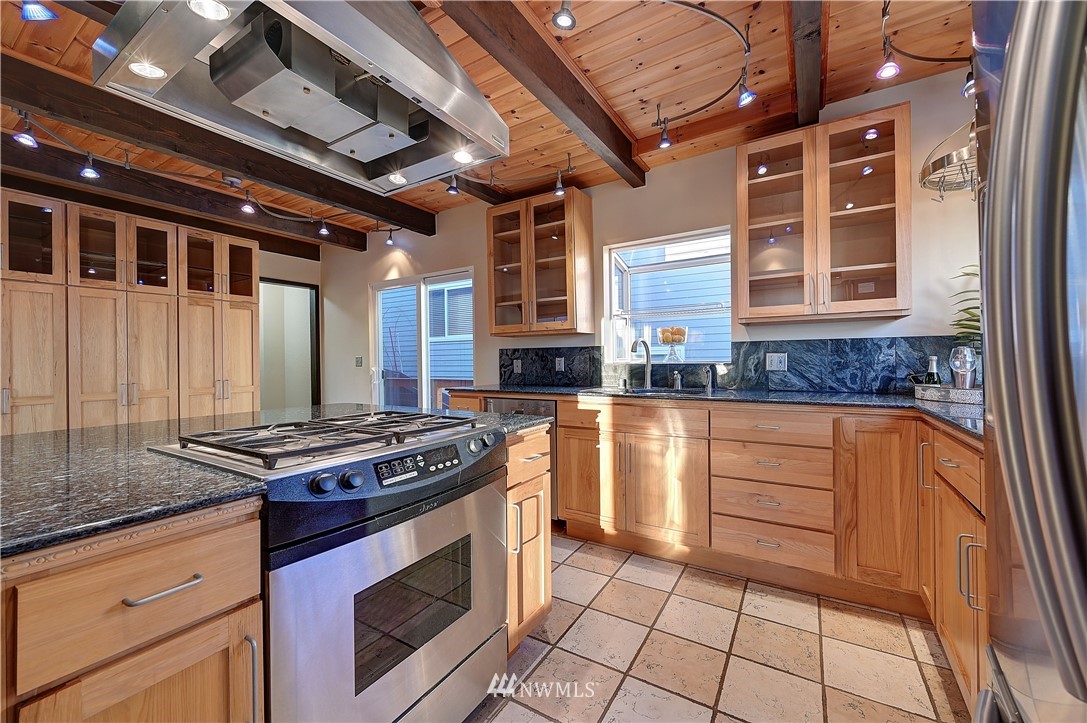 4322 Southwest Concord Street Seattle, WA 98136 - Photo 8 of 30 Gallery Image 8