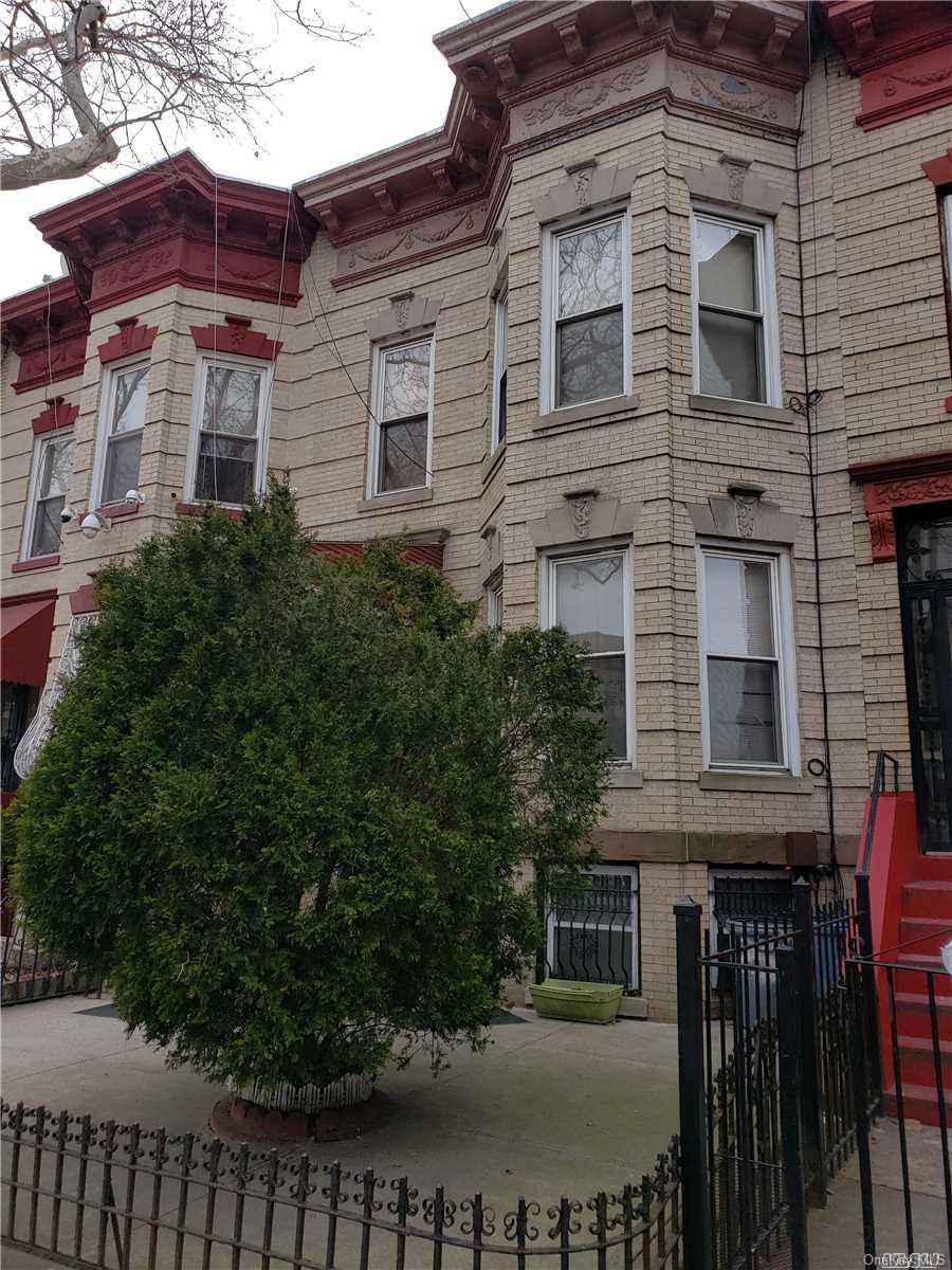 1425 Hancock Street Brooklyn, NY 11237 - Photo 3 of 20 a front view of a house with plants