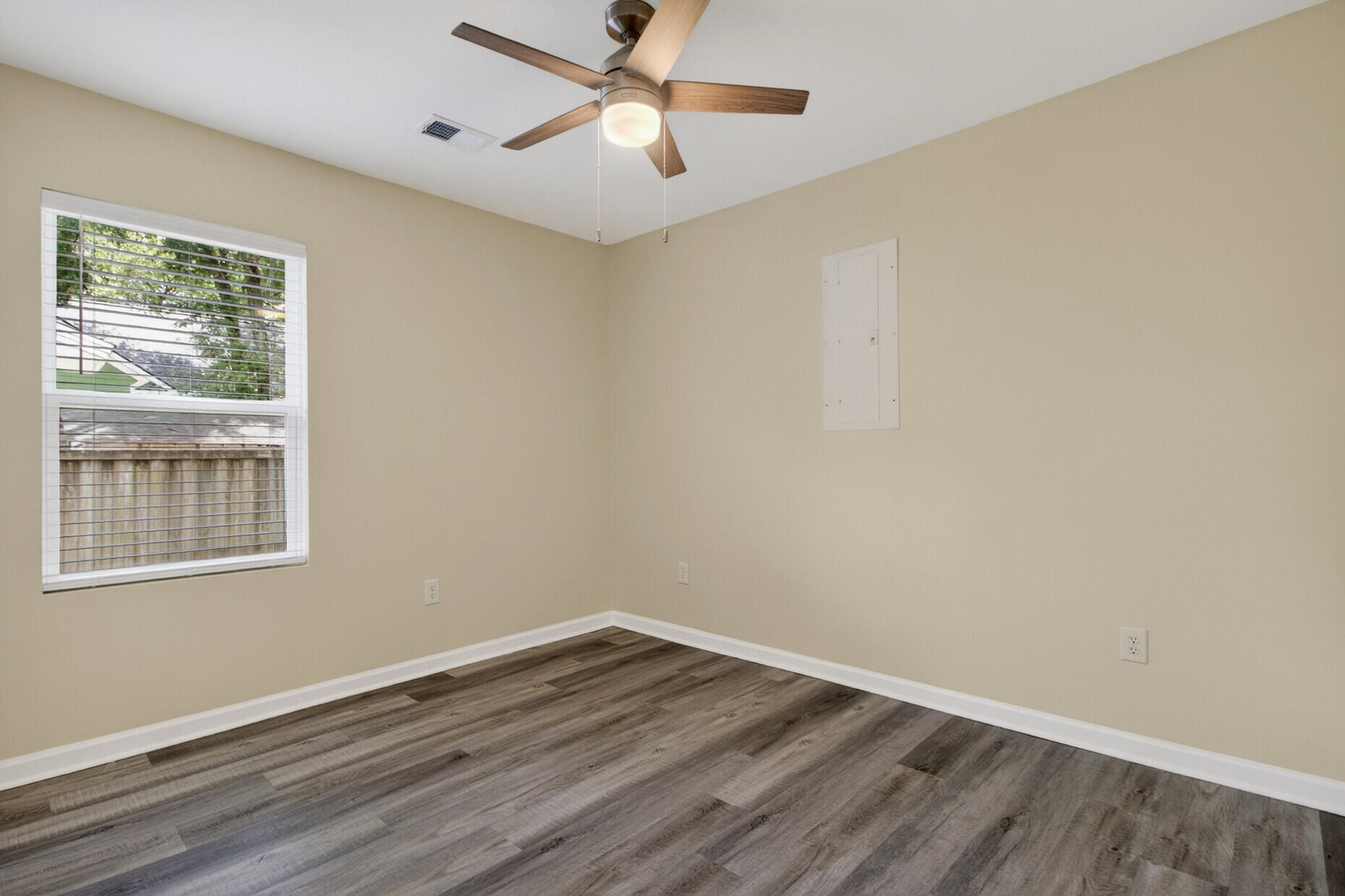 2116 Commander Road North Charleston, SC 29405 - Photo 21 of 32