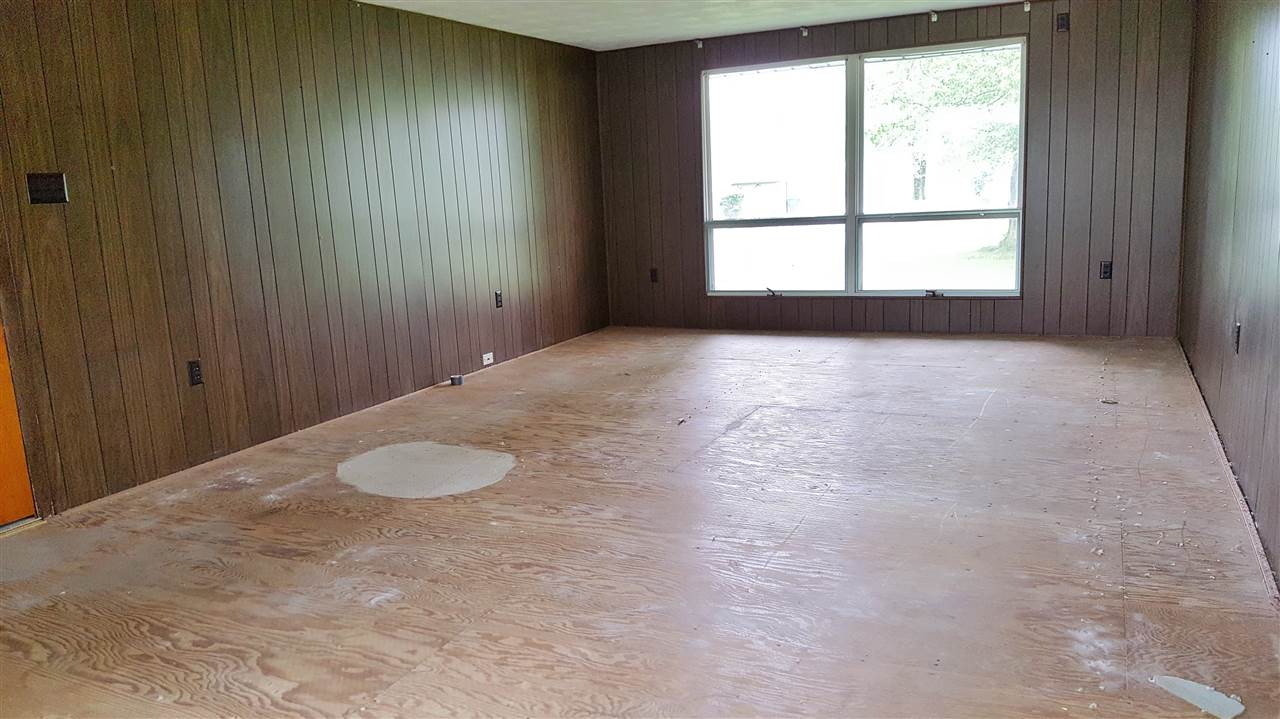 10012 Portage Road Roanoke, IN 46783 - Photo 8 of 33 Gallery Image 8