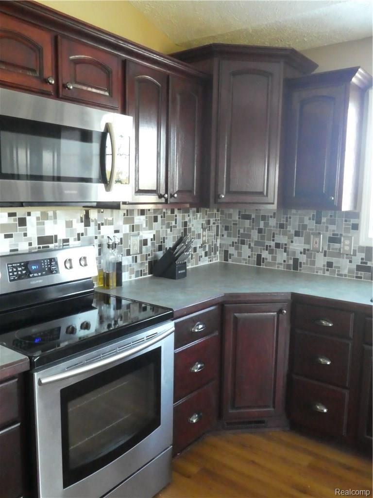 6345 South Lovejoy Perry, MI 48872 - Photo 5 of 32 P1000417.JPG