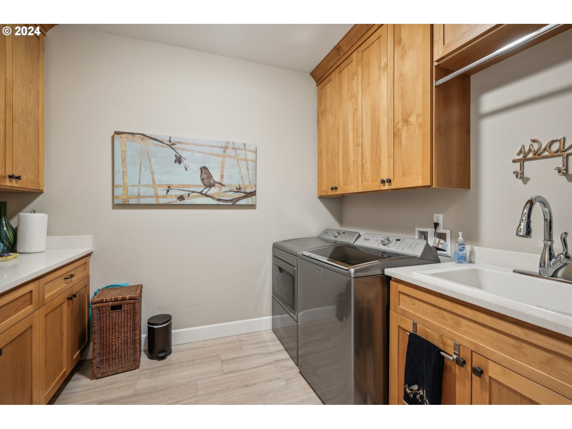 7606 Northwest Payne Street Camas, WA 98607 - Photo 25 of 38 a kitchen with a sink cabinets and appliances