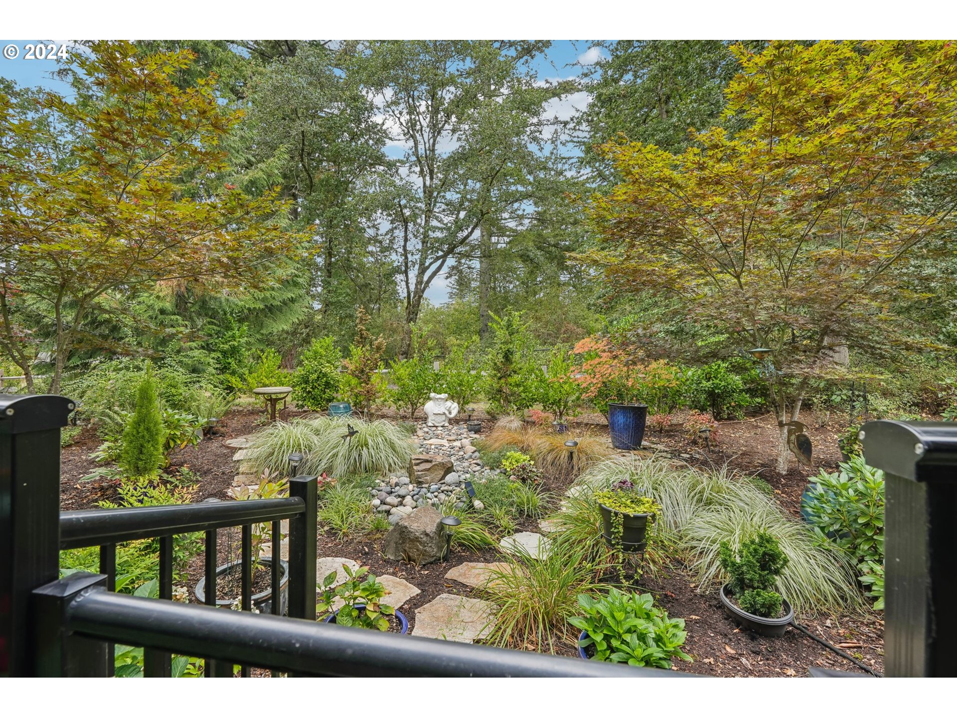 7606 Northwest Payne Street Camas, WA 98607 - Photo 30 of 38 a view of a yard from a balcony