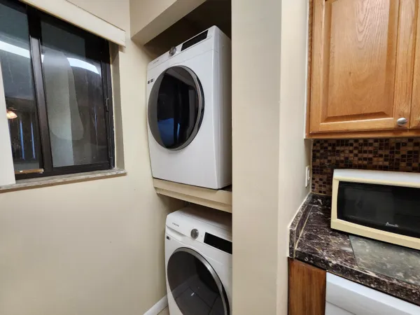 $1,900 | 545 Trace Circle, Unit 105, Deerfield Beach, FL 33441