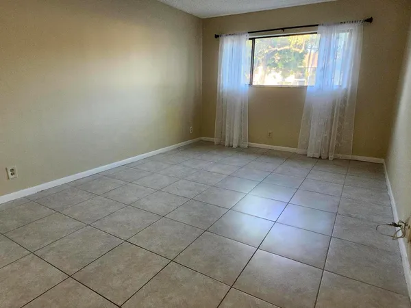 $1,900 | 545 Trace Circle, Unit 105, Deerfield Beach, FL 33441