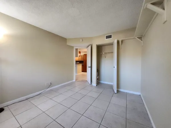 $1,900 | 545 Trace Circle, Unit 105, Deerfield Beach, FL 33441