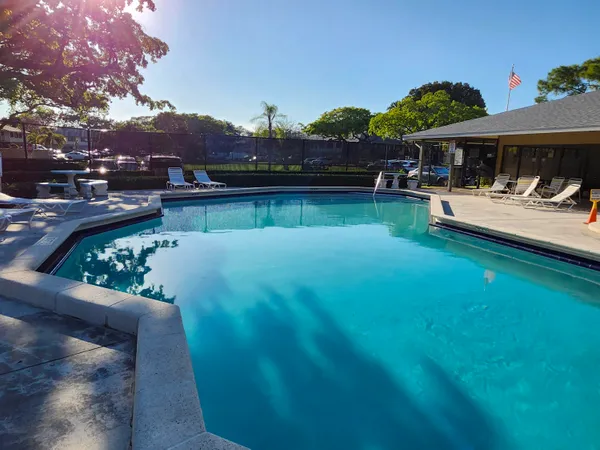 $1,900 | 545 Trace Circle, Unit 105, Deerfield Beach, FL 33441