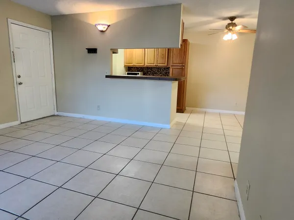 $1,900 | 545 Trace Circle, Unit 105, Deerfield Beach, FL 33441
