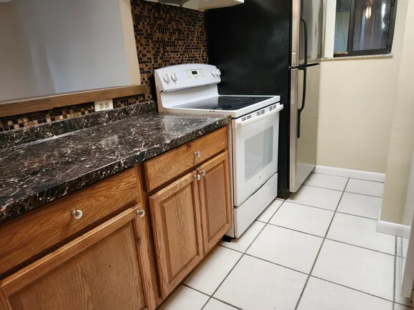 $1,900 | 545 Trace Circle, Unit 105, Deerfield Beach, FL 33441